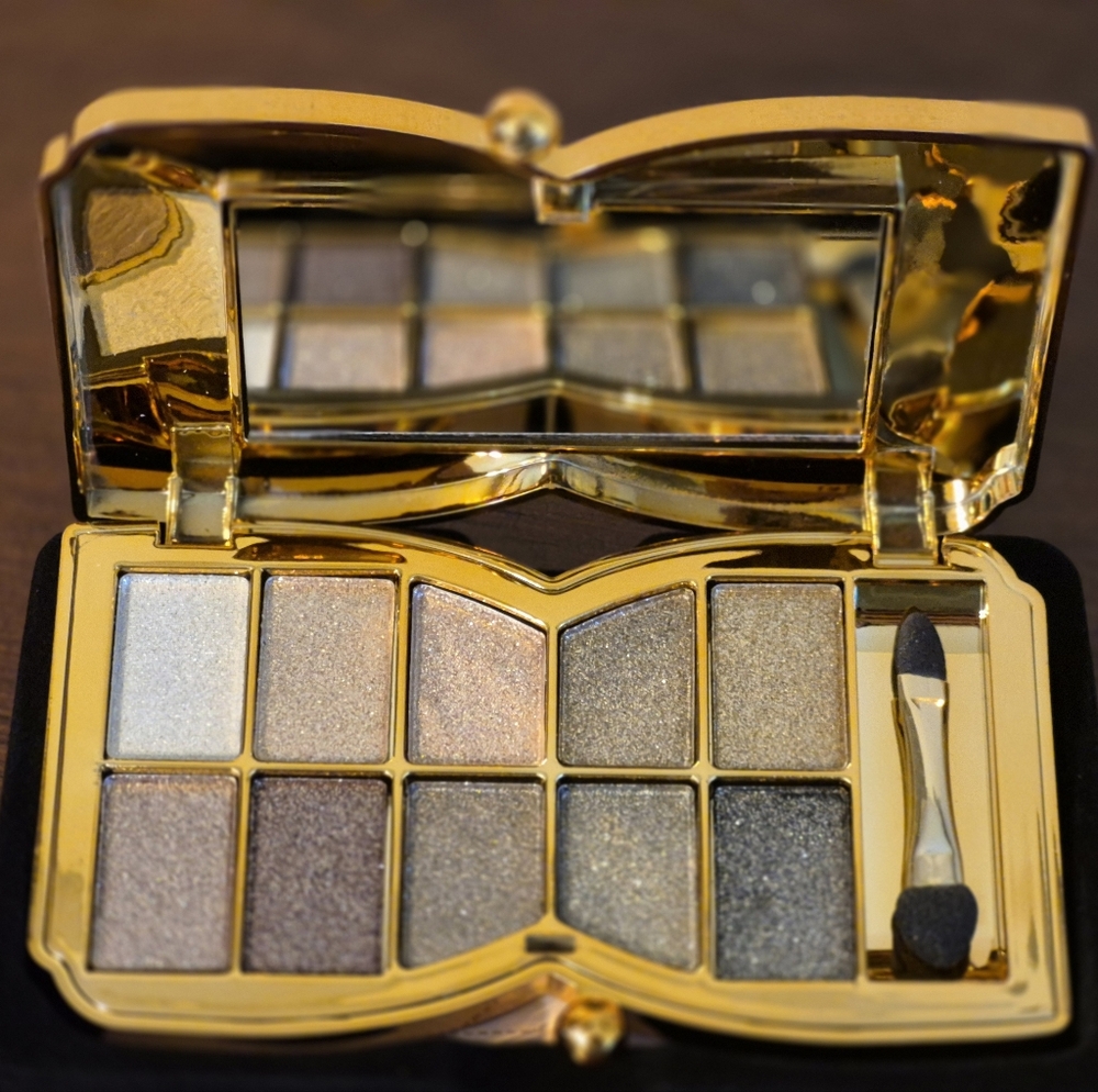Luxury Gold Eyeshadow Palette